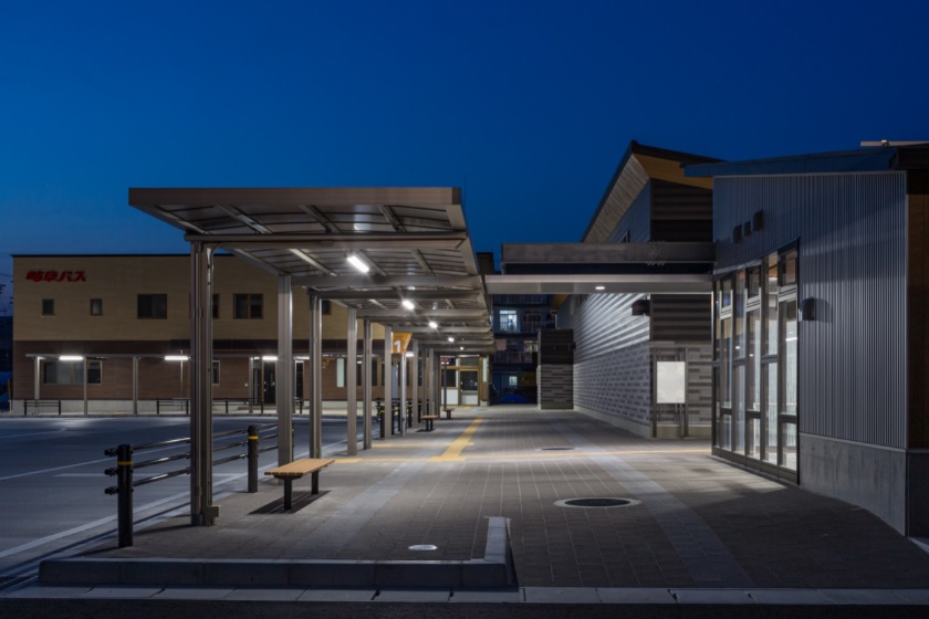 「森の合板」の建築風景